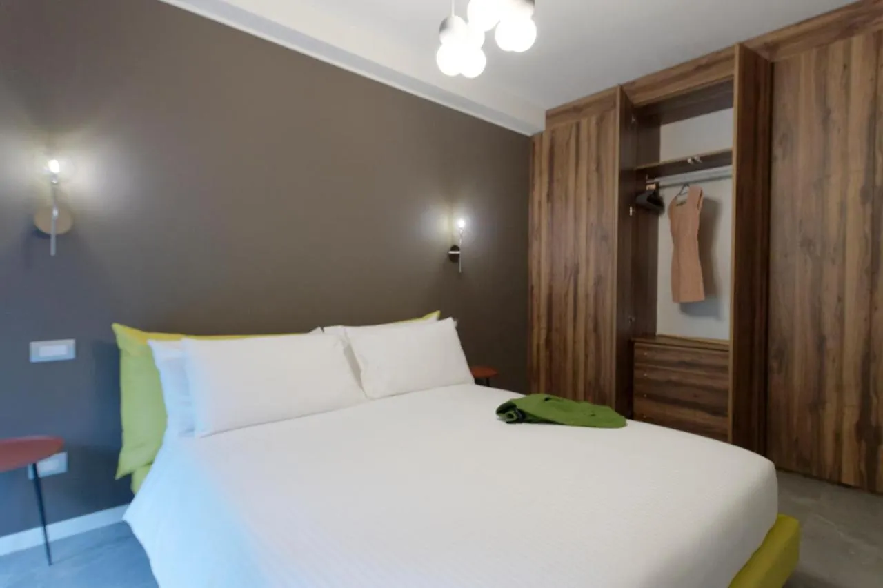Hotel Red Ribbon Milán 2*,
