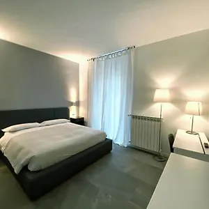 Pensión Il Riccio, Milán
