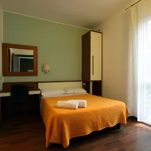 Szálloda Lux Durante, Milánó