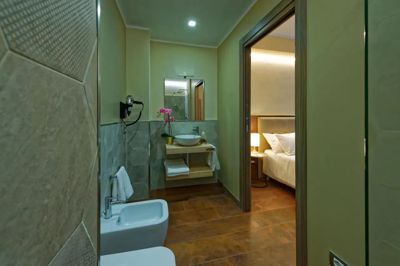 Konukevi Red Ribbon Otel Milano