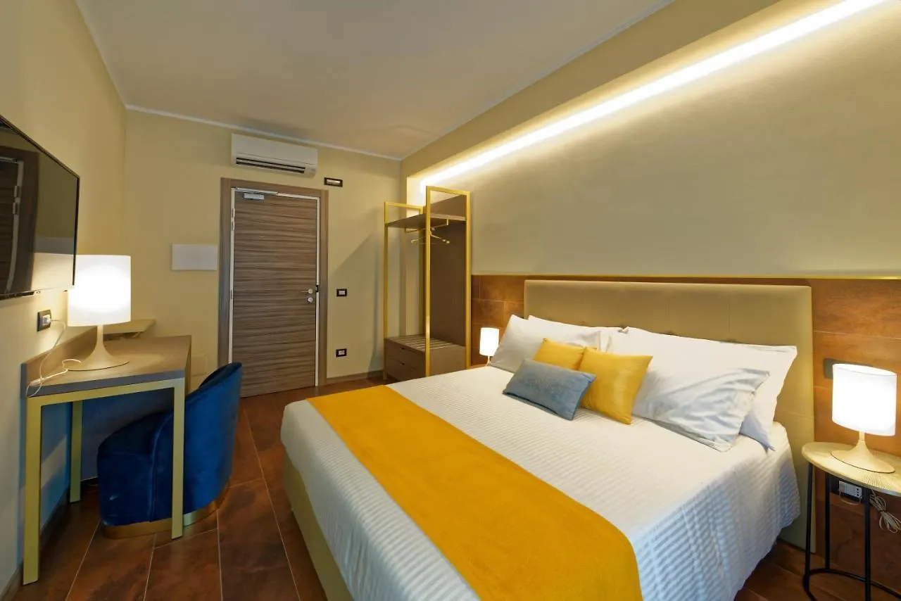 Red Ribbon Otel Milano 2*,