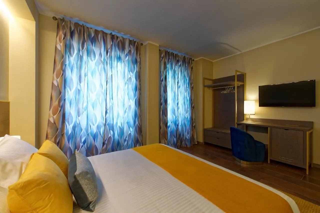 Hotel Red Ribbon Milano 2*,