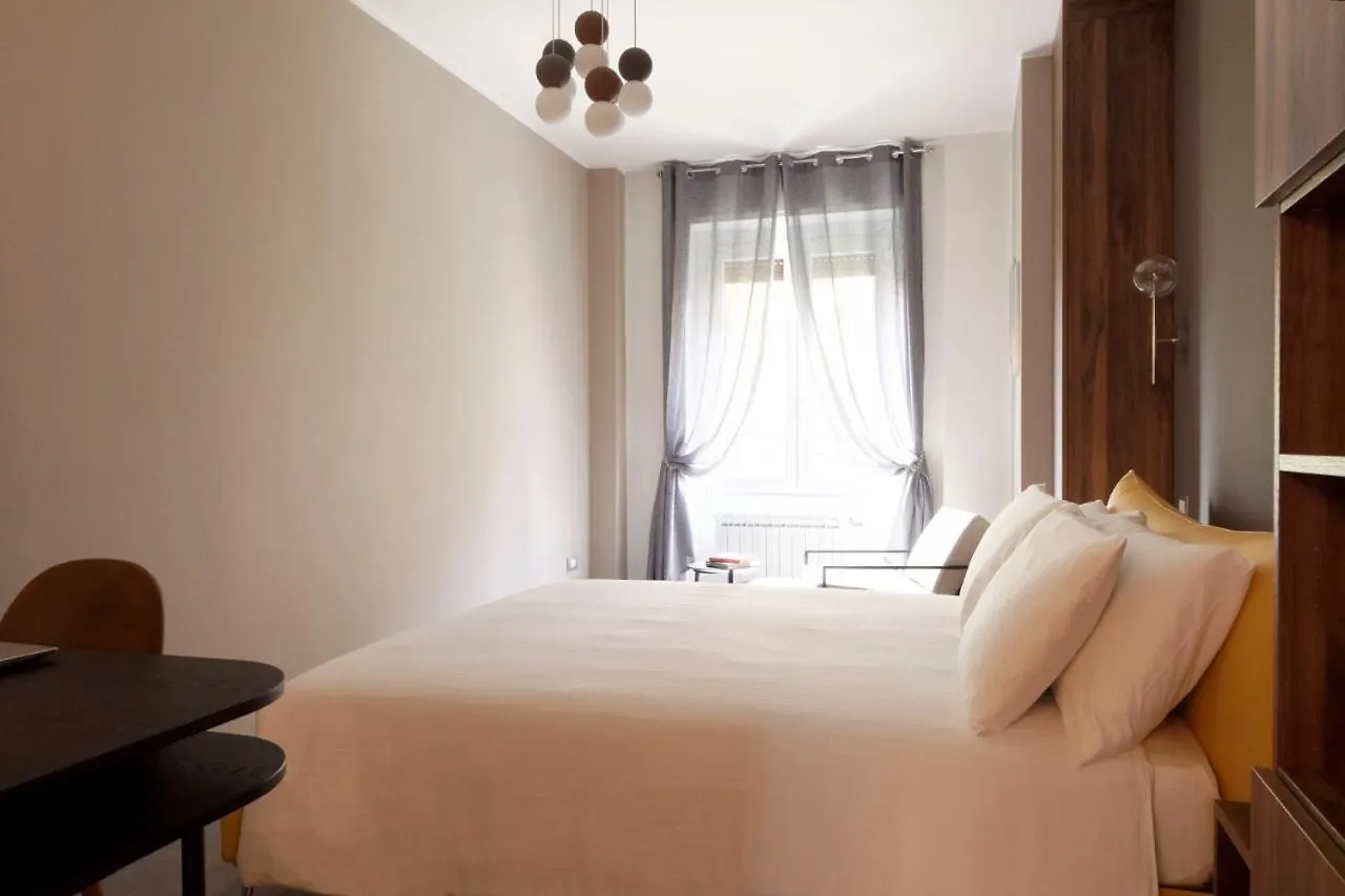 ** Konukevi Red Ribbon Otel Milano İtalya