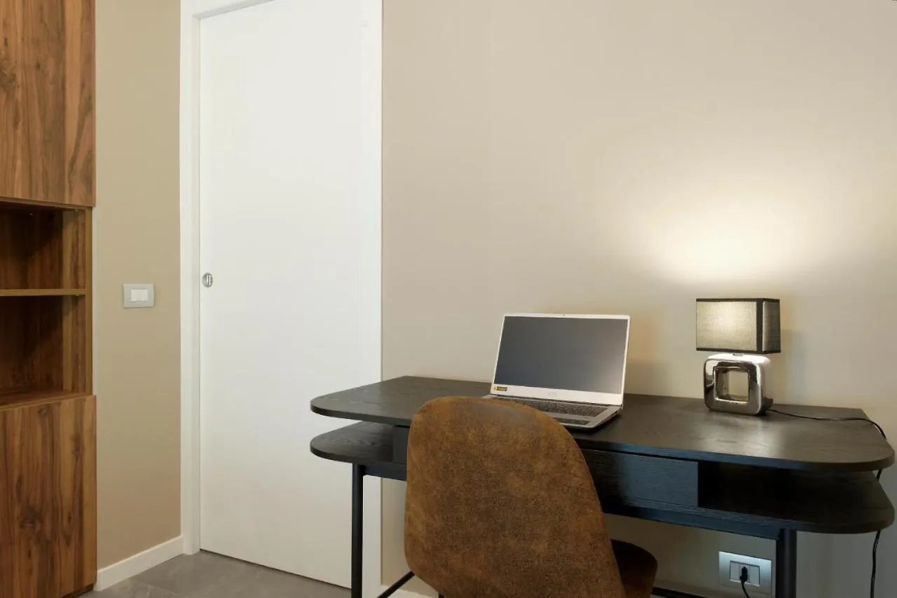 Konukevi Red Ribbon Otel Milano