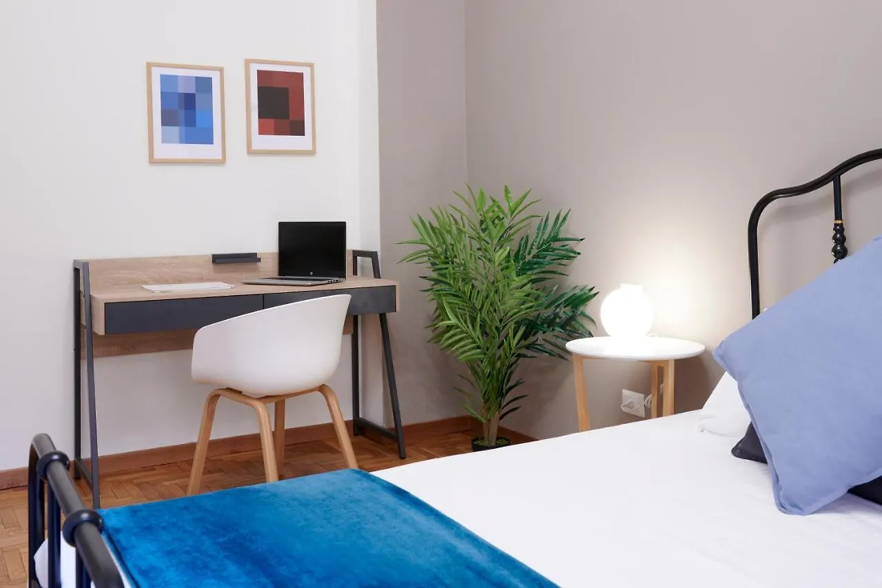 ** Konukevi Red Ribbon Otel Milano İtalya